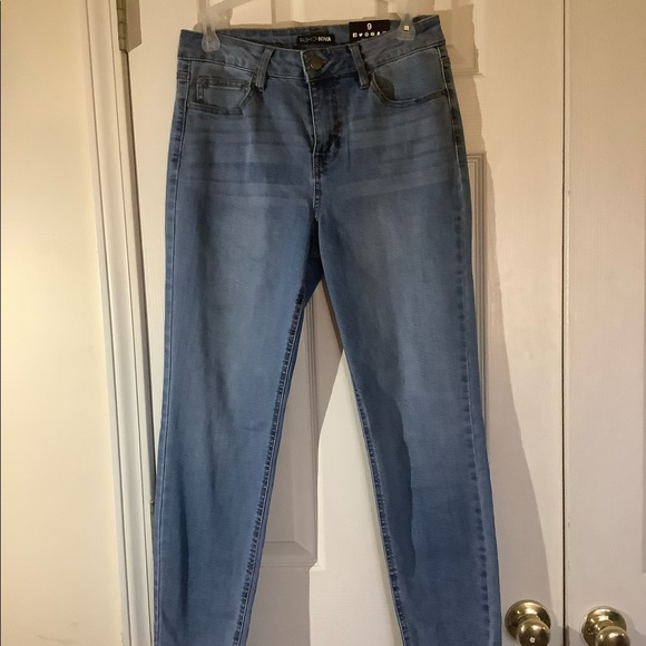 Cute jeans 👖size 9 - Picture 1 of 2